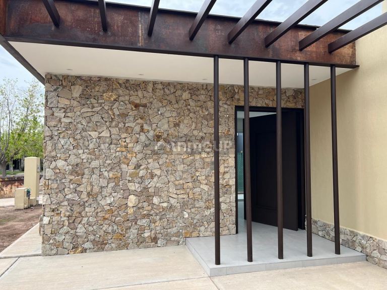 Casa en Alquiler en Maipu, Mendoza