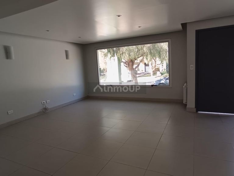 Casa en Alquiler en Maipu, Mendoza