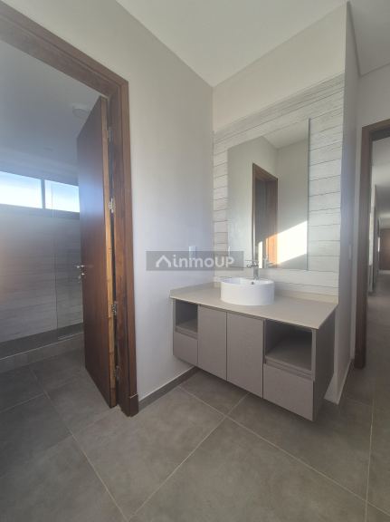 Casa en Alquiler en Lujan de Cuyo, Mendoza - USD 1.600 | Inmoup - 8