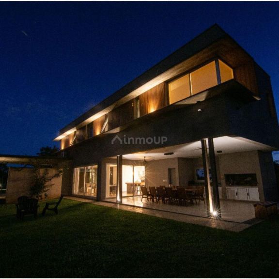 Casa en Venta en Yerba Buena, Tucuman