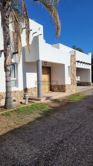 Casa en Alquiler en Rivadavia, Mendoza