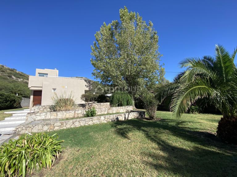 Casa en Venta en Juana Koslay, San Luis
