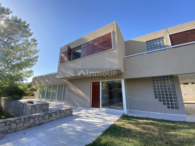 Casa en Venta en Juana Koslay, San Luis