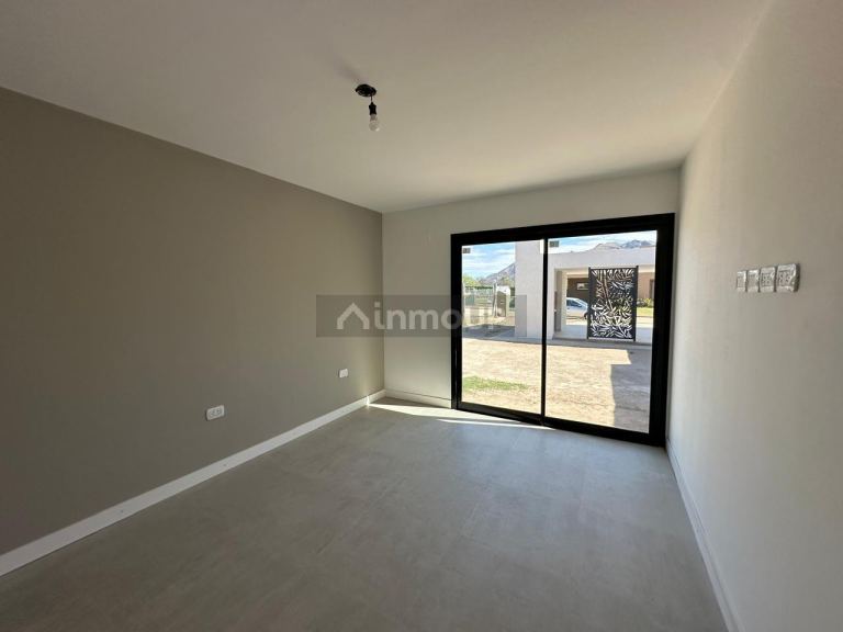 Casa en Venta en Juana Koslay, San Luis