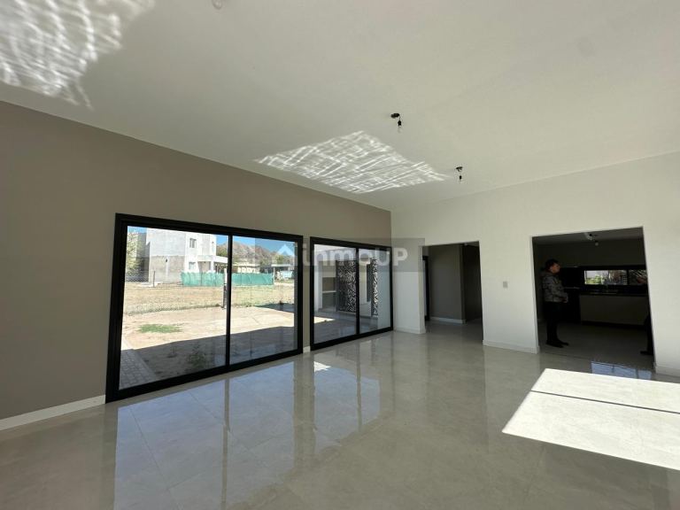 Casa en Venta en Juana Koslay, San Luis