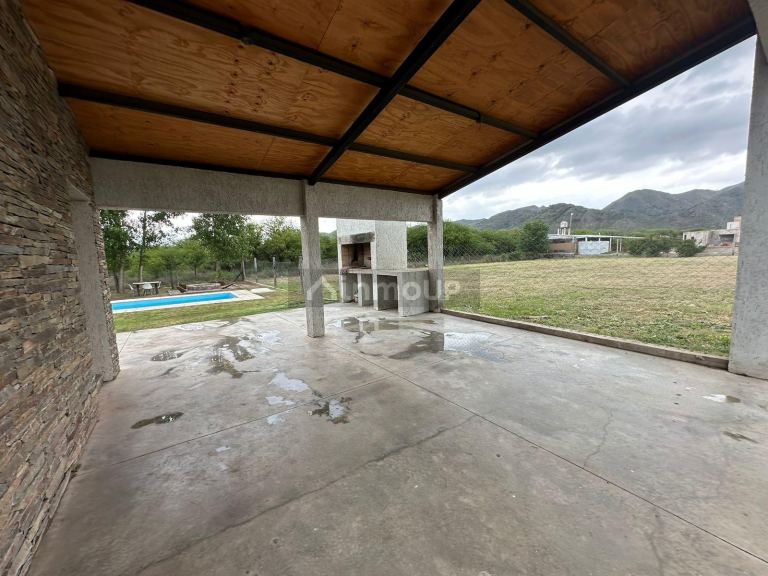 Casa en Venta en Juana Koslay, San Luis