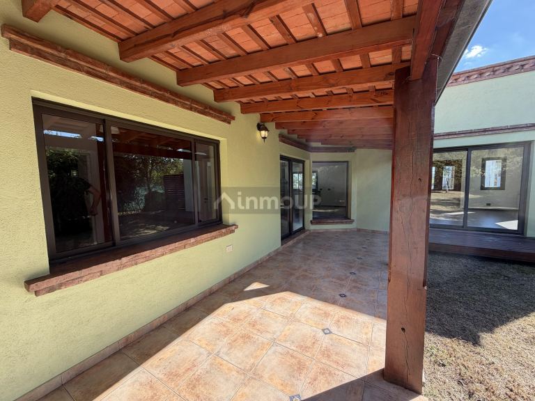 Casa en Venta en Juana Koslay, San Luis