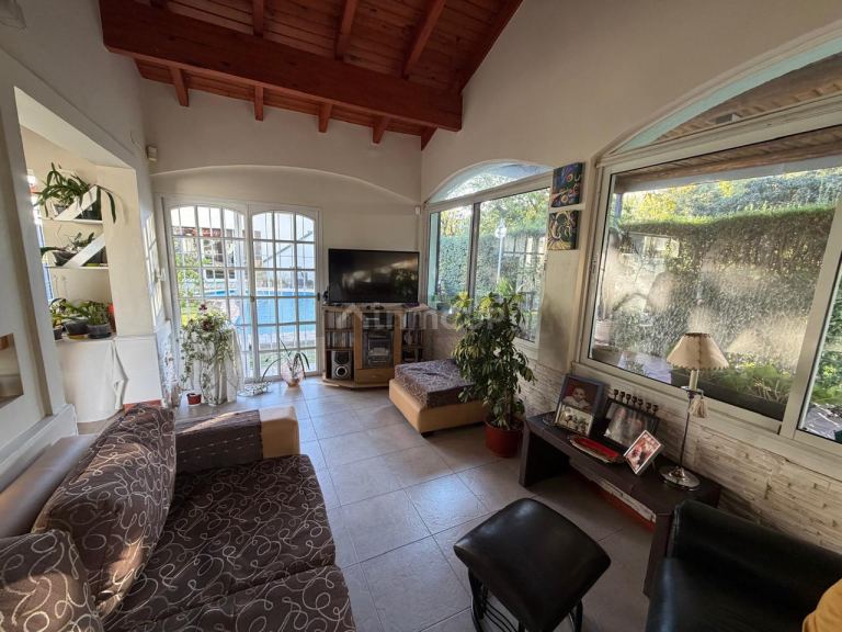 Casa en Venta en Juana Koslay, San Luis