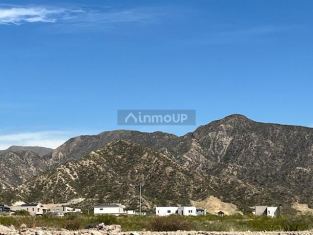 Las Heras Sobre calle Las Aguilas y calle Púbica