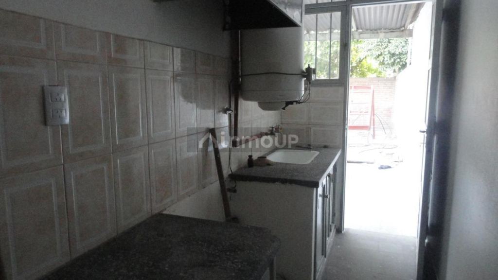Santa Lucia B° Kennedy. Mariano Moreno 510 (norte)