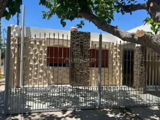 Rawson Casa + Local Comercial. Bº Marcó. Lemos 248(s), esquina Virgen de Loreto.