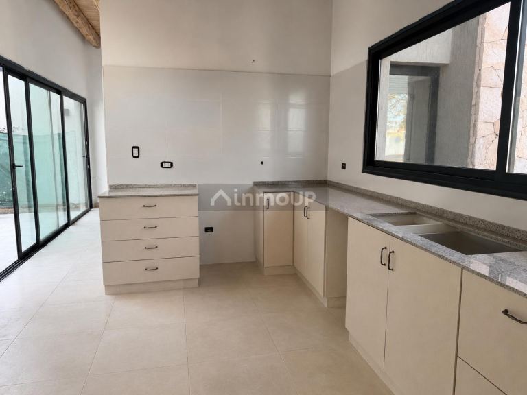 Casa en Venta en Lujan de Cuyo, Mendoza - USD 190.000 | Inmoup - 8