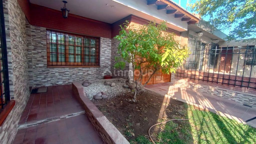 Casa en Venta en Guaymallen, Mendoza