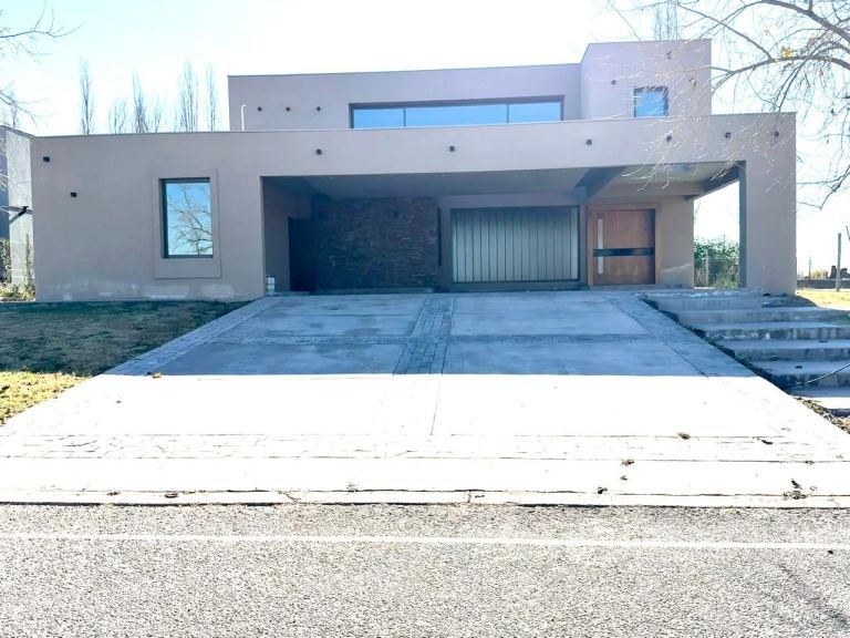 Casa en Venta en Maipu, Mendoza