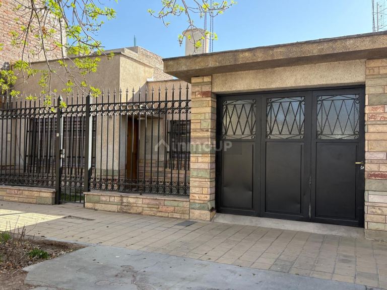 Casa en Venta en Guaymallen, Mendoza