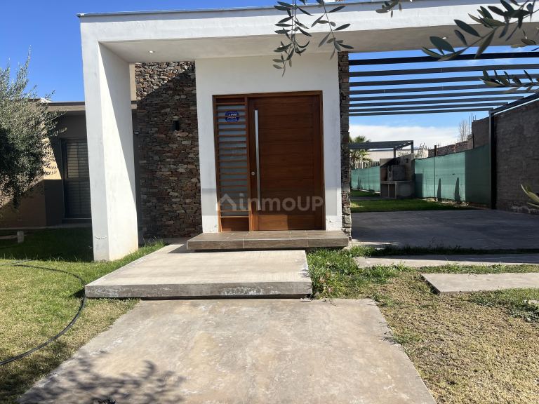Casa en Alquiler en Maipu, Mendoza