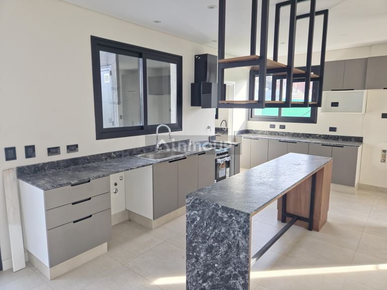 Casa en Venta en Lujan de Cuyo, Mendoza - USD 298.000 | Inmoup - 6