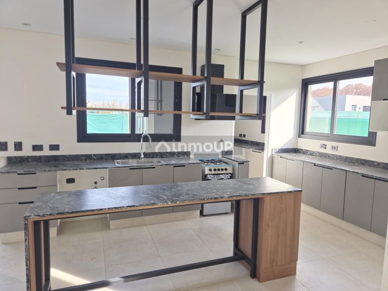 Casa en Venta en Lujan de Cuyo, Mendoza - USD 298.000 | Inmoup - 7