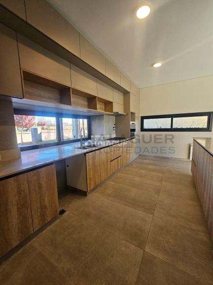 Casa en Alquiler en Lujan de Cuyo, Mendoza