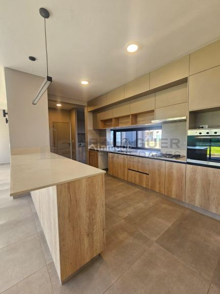 Casa en Alquiler en Lujan de Cuyo, Mendoza
