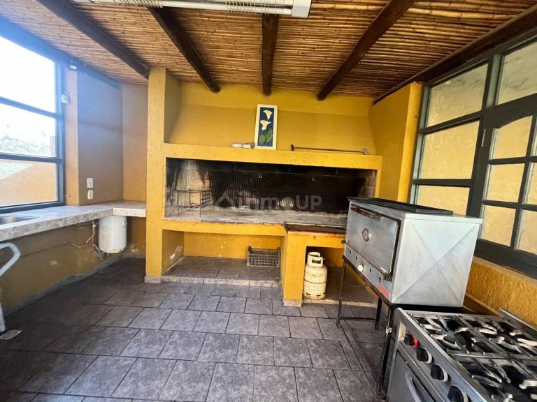 Local Comercial en Venta en Guaymallen, Mendoza - USD 200.000 | Inmoup - 24