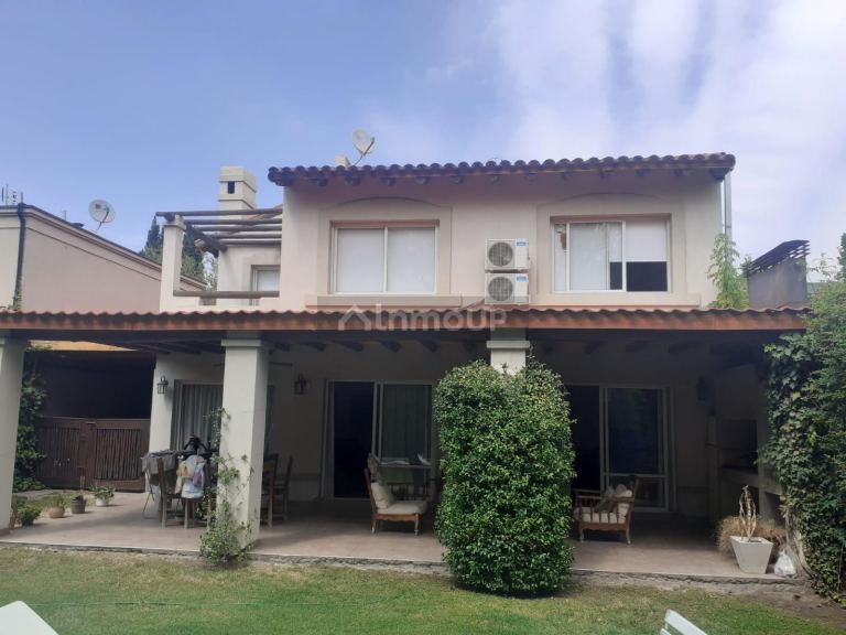 Casa en Venta en Guaymallen, Mendoza