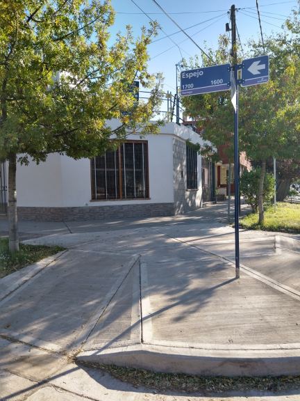 Espejo y Castellanos