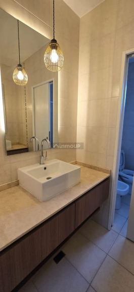 Casa en Venta en Capital, Mendoza - USD 450.000 | Inmoup - 24
