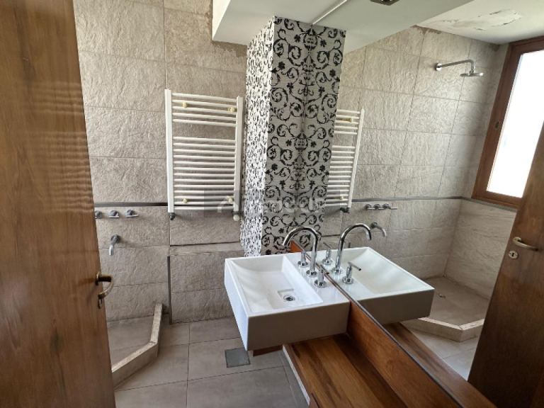 Casa en Venta en Capital, San Juan - USD 470.000 | Inmoup - 12