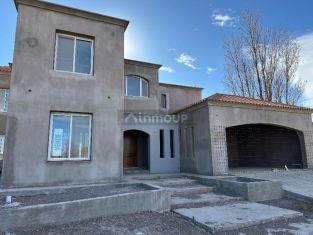 Santa Lucia Barrio Privado LOS FRESNOS junto al club AMANCAY