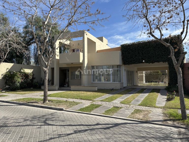 Casa en Alquiler en Rivadavia, San Juan