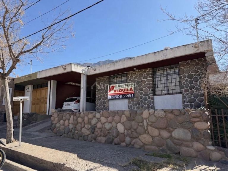 Casa en Alquiler en Godoy Cruz, Mendoza