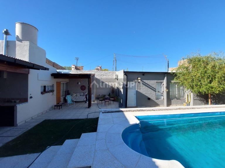 Casa en Venta en General Roca, Rio Negro