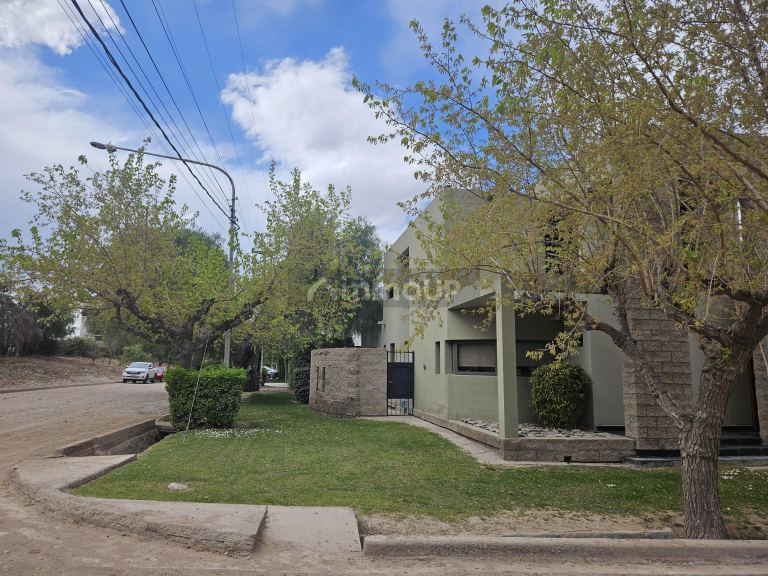 Casa en Venta en Lujan de Cuyo, Mendoza - USD 239.000 | Inmoup - 8