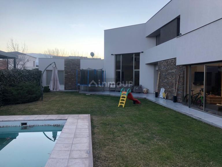 Casa en Venta en Guaymallen, Mendoza