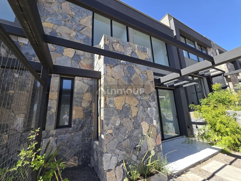Duplex en Venta en Las Heras, Mendoza