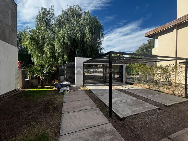 Casa en Venta en Guaymallen, Mendoza