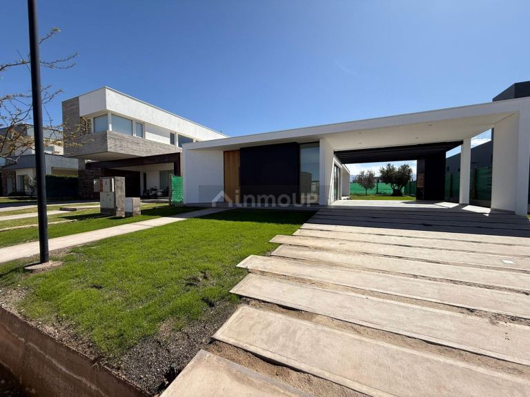 Casa en Venta en Maipu, Mendoza