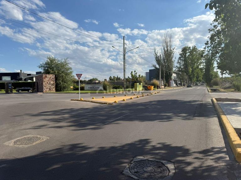 Local Comercial en Alquiler en Lujan de Cuyo, Mendoza