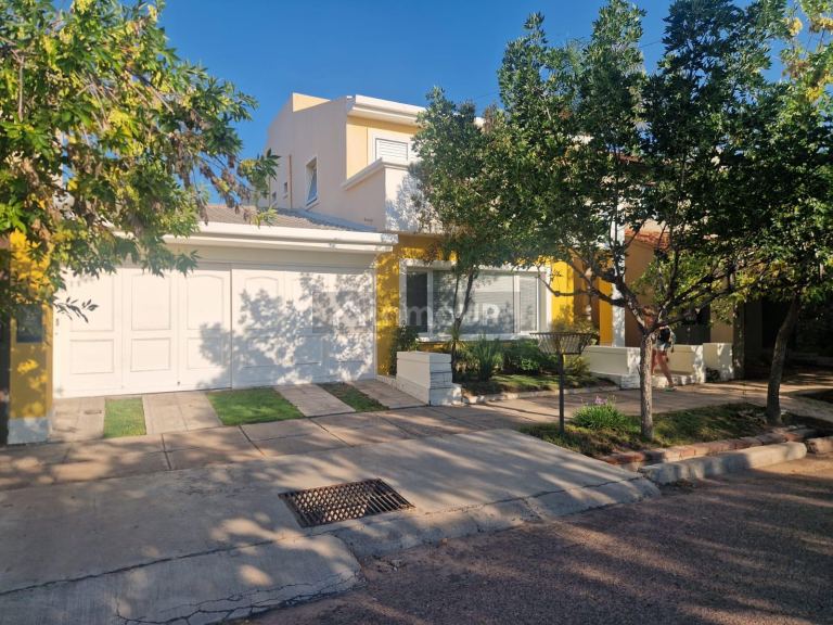 Casa en Venta en Maipu, Mendoza