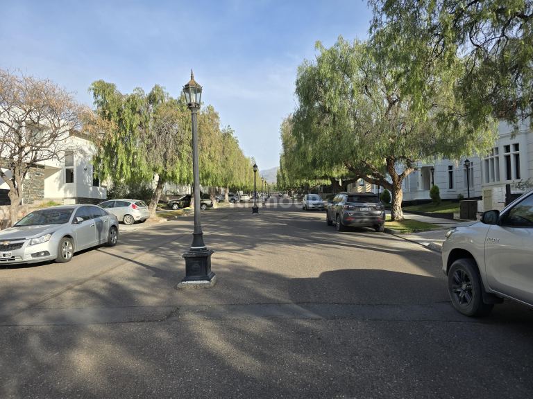 Casa en Alquiler en Capital, Mendoza