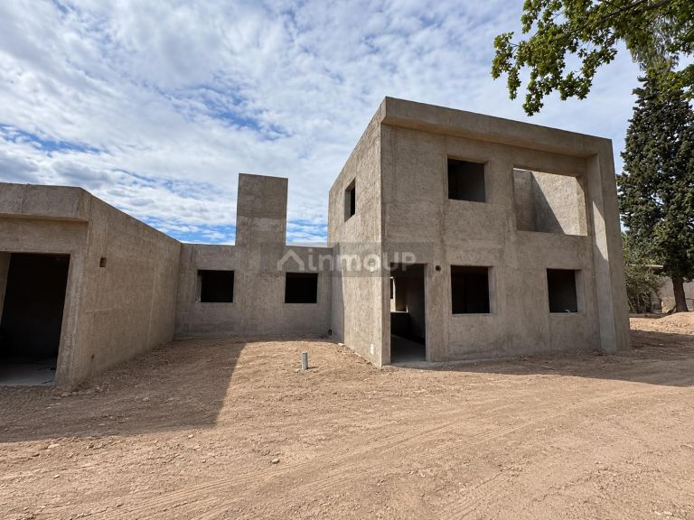 Maipu Paso de los Andes. cercanía Torreón mts calle sarmiento