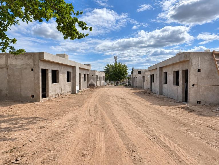 Maipu Paso de los Andes. cercanía Torreón mts calle sarmiento