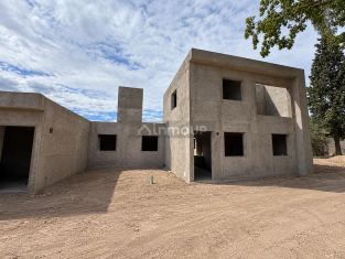 Maipu Paso de los Andes. cercanía Torreón mts calle sarmiento