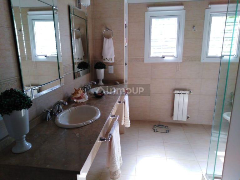 Casa en Venta en Juana Koslay, San Luis