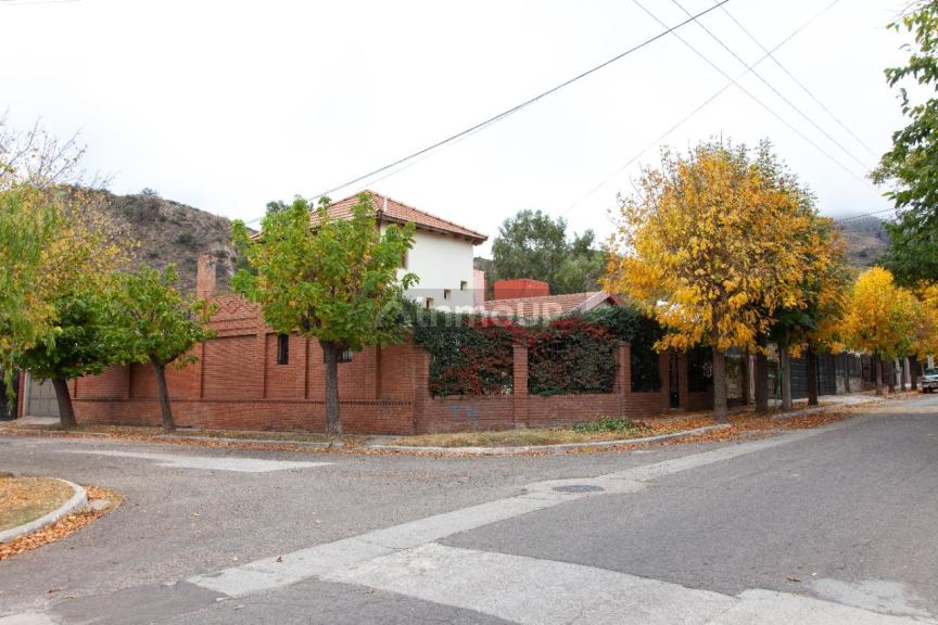 Casa en Venta en Juana Koslay, San Luis