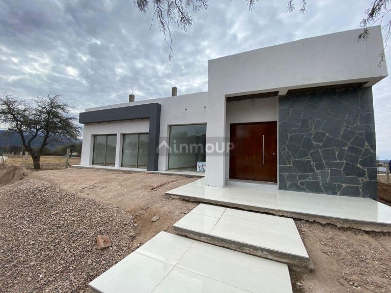 Casa en Venta en Juana Koslay, San Luis