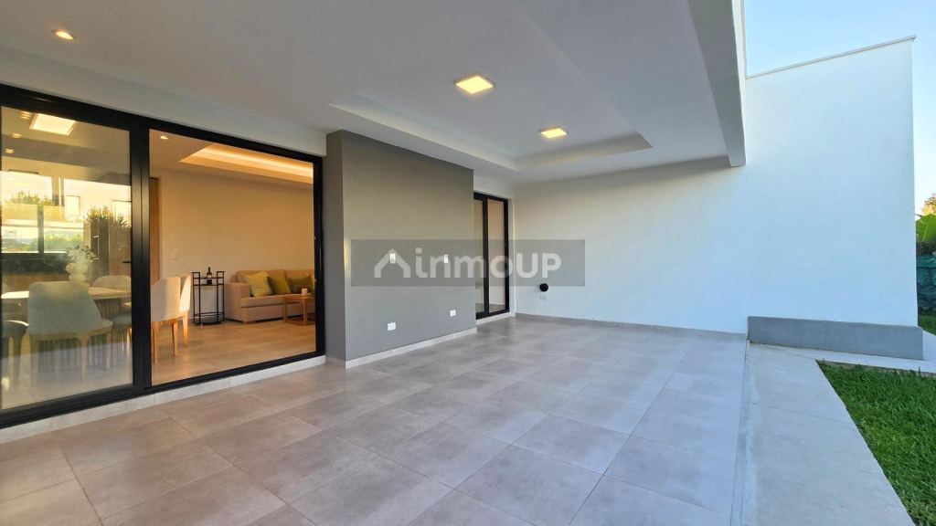 Casa en Venta en Yerba Buena, Tucuman - USD 245.000 | Inmoup - 5