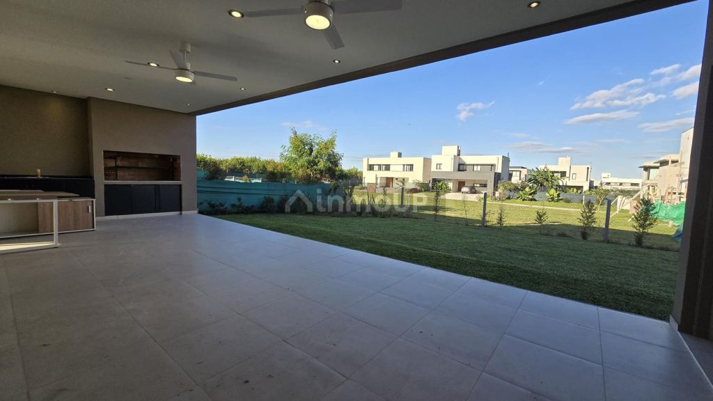 Yerba Buena Casa  en venta en Barrio Privado Alto Verde 3