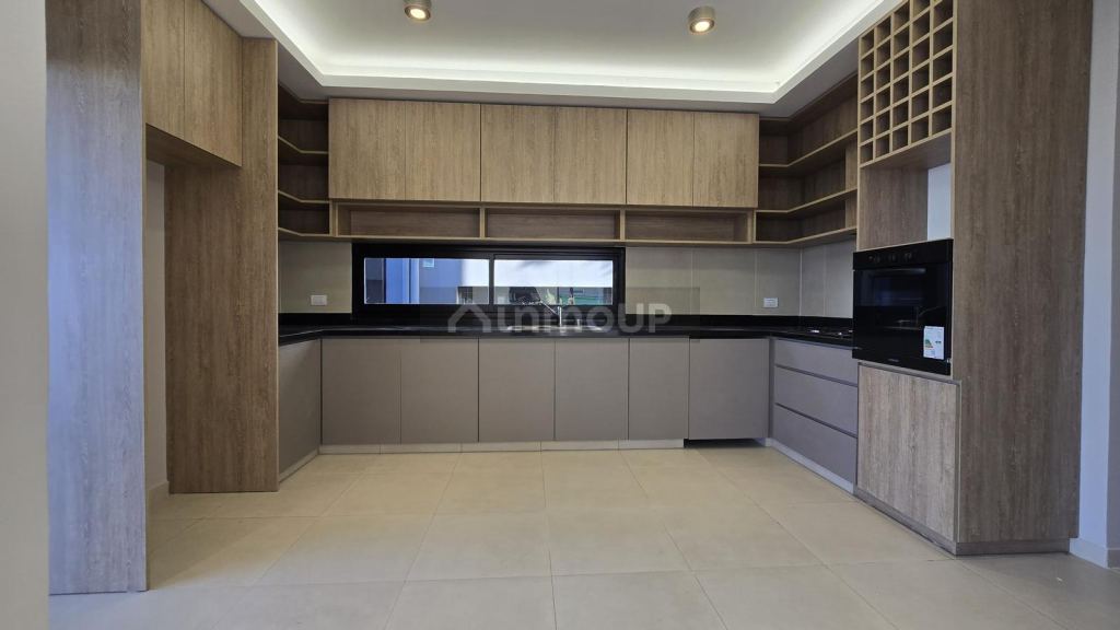 Casa en Venta en Yerba Buena, Tucuman - USD 320.000 | Inmoup - 10